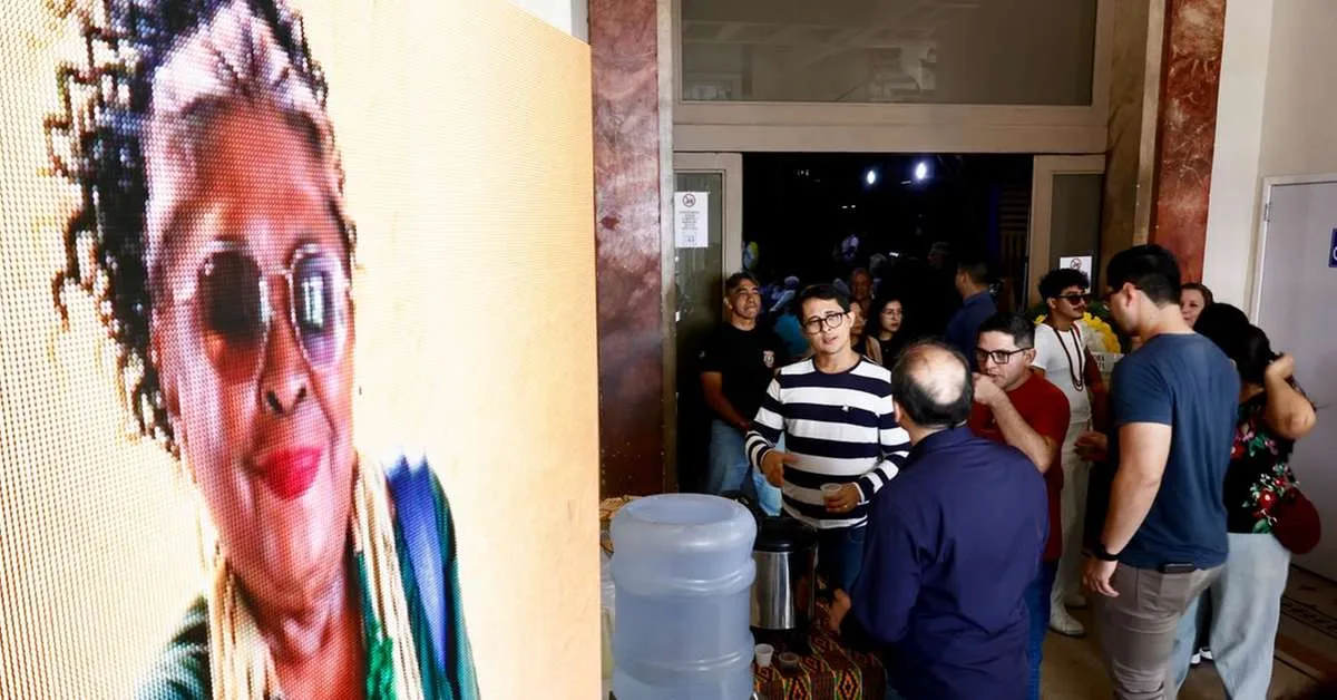 Belém se despede de Zélia Amador de Deus com honrarias no teatro