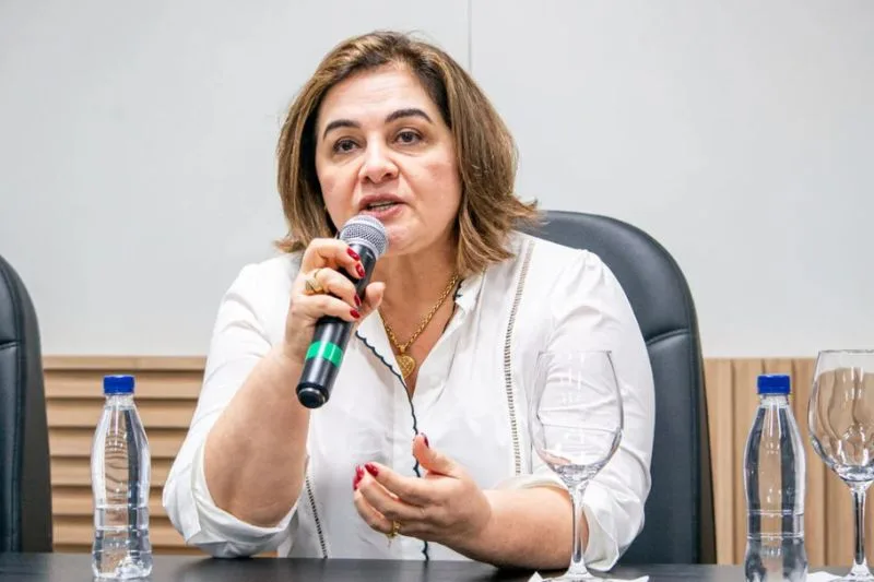 Justiça eleitoral fixa multa por vídeo impulsionado contra David Almeida