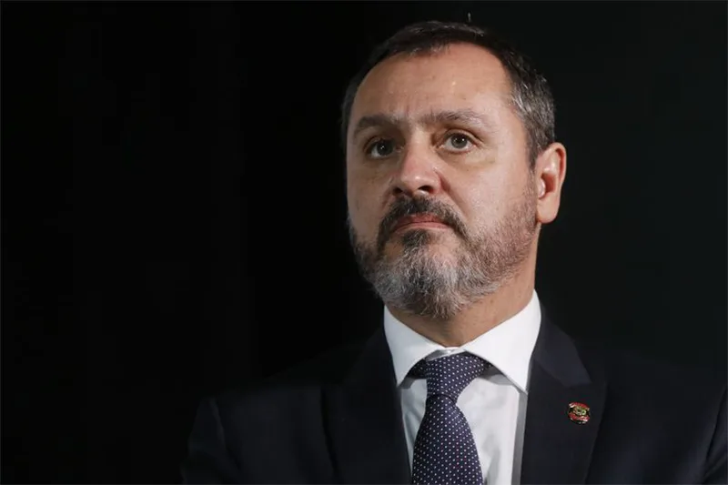 Conflito entre ministros leva Fachin a manter chefe da PF até nova análise