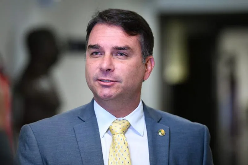Decisão de André Mendonça libera apuração sobre financiamento de filme ligado a Bolsonaro