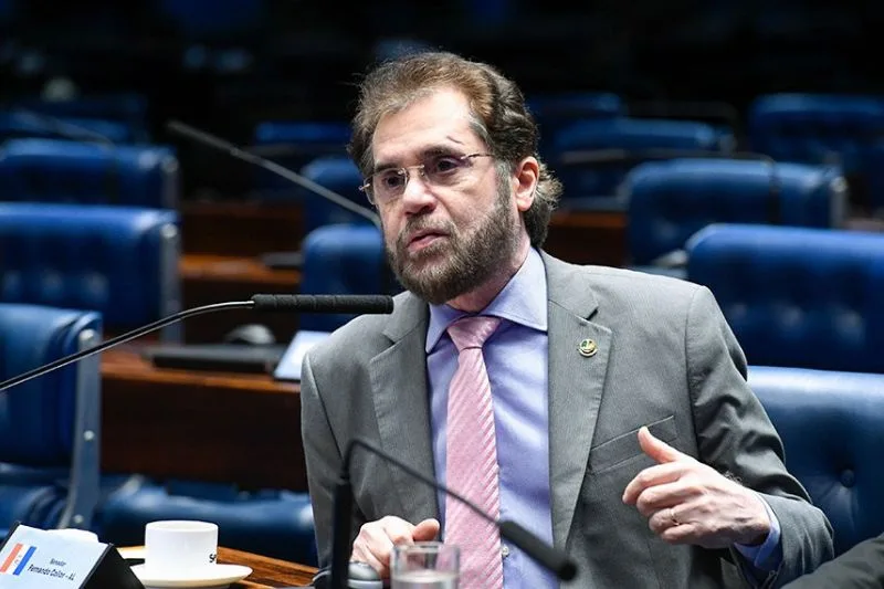 Meta terá de apagar 13 vídeos de Plínio Valério por decisão do TRE-AM
