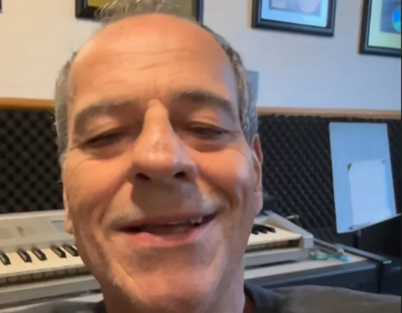 Tadeu Patolla diz que usou simulador digital em discos do Charlie Brown Jr.