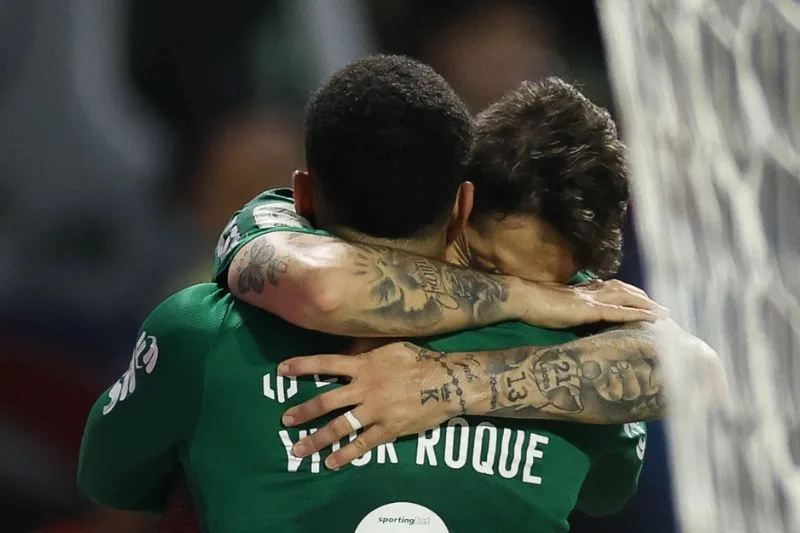 Expulsão de Osorio muda clássico e Palmeiras bate São Paulo por 2 a 0