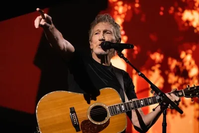 Waters diz que resposta a Sharon Osbourne é ignorar a empresária