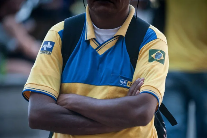 Plano de saúde trava acordo e leva trabalhadores dos Correios à greve
